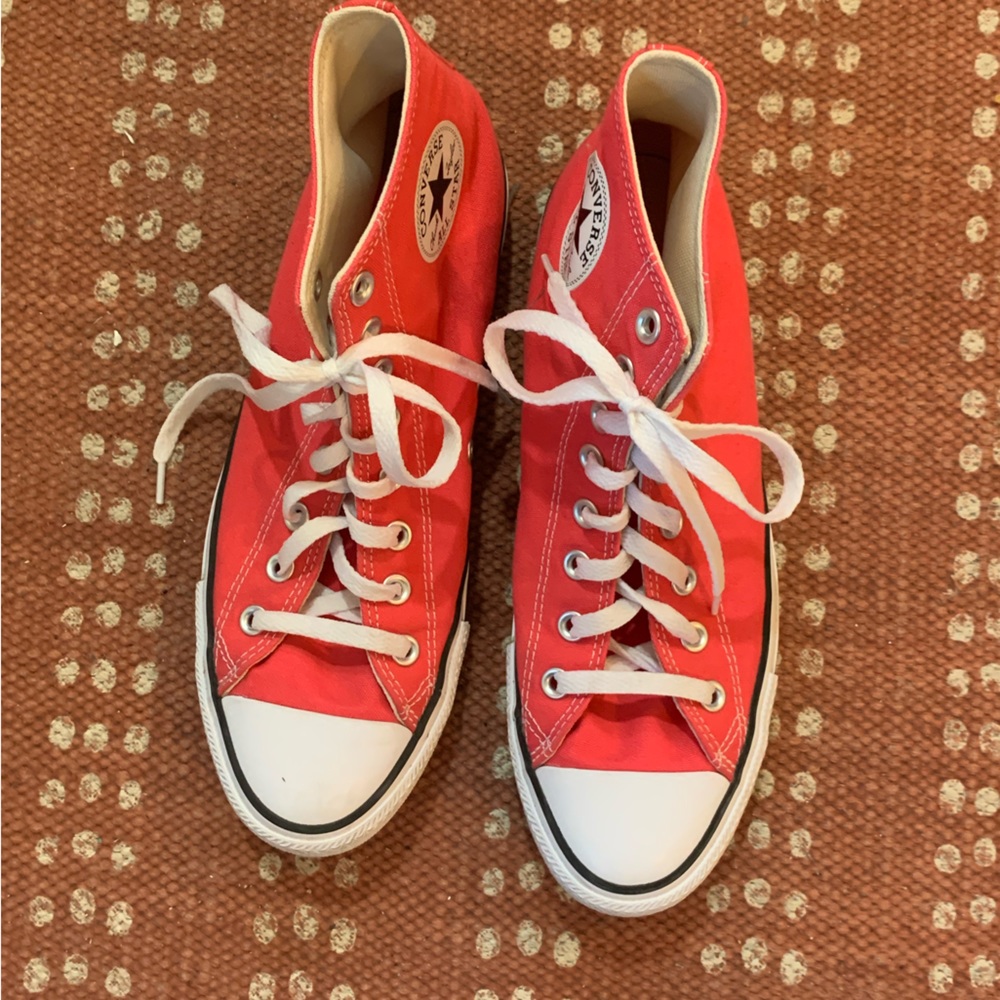 barely worn*** hot pink converse size 11 women’s